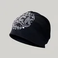 Berretto slouchy nero con stampa graffiti rock bianca e stile streetwear casual - Stile Musica Rock / Nero