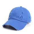 Vue de dessus d'une casquette en coton bleu marine avec des trous usés au style vintage - Réglable / Bleu