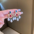 Vintage-Palast-Ohrringe mit roten und blauen Kristallen und weißen Perlenanhängern - 925 Silber Stift Gold Perle Quaste Ohrringe