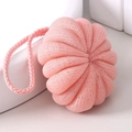 Éponge de bain rose en forme de citrouille en maille douce avec poignée en corde tressée - 50 g / Rose