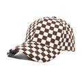 Dettaglio del motivo a scacchi marrone e bianco sulla visiera curva del cappellino da baseball - Regolabile (56-60cm) / Marrone a Quadri