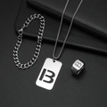 Detailsicht des silbernen Edelstahl-Schmucksets mit Buchstabe-B-Anhänger und Panzerkette - Set B