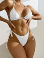 Set bikini bianco con trama a pieghe, top allacciato al collo e slip con lacci laterali - S / Top E Pantaloni / Bianco