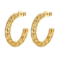 Pendientes de aro en forma de C de acero inoxidable chapado en oro 18K con grabado - Pendientes en Forma de C con Textura de Estrellas / Dorado