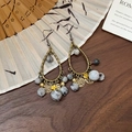 Boucles d'oreilles vintage en bronze avec perles grises et petites pampilles dorées - Crochet d'oreille Goutte d'eau Or-Gris