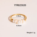 Detalle de 1,78 cm de diámetro y perlas de 0,50 cm en anillo dorado de acero inoxidable - US 7 / Estilo de Perla Dorada (YYR025020)