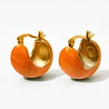 French vintage style C-shaped orange enamel huggie hoop earrings with gold finish - Orange (KDE1488)