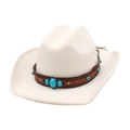 Witte vilten cowboyhoed met bruine lederen band en turquoise stenen getoond in een 45 graden hoek - Eén maat / Wit