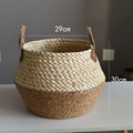 Dettaglio di cesto in alghe intrecciate bicolore con dimensioni 29 cm per 30 cm - Scorza di Mais + Paglia (Grande)