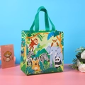 Bolsa de regalo verde de tela no tejida con animales de la selva y monos para niños - Estilo 3