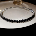 Detail van een gerhodineerde choker met marquise-geslepen zwarte zirkonia steentjes - Zwart