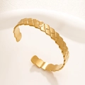Bracciale rigido minimalista placcato oro 18k in acciaio inox con trama a rombi - Oro (Stile 09)