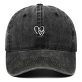 Berretto da baseball in cotone lavato grigio scuro con ricamo a doppio cuore bianco - Regolabile / Nero