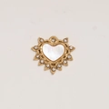Goldener Herzanhänger mit weißem Muschelkern, Strasssteinen und spitzen Metalldetails - Stil R-Herz Weiße Muschel Weißer Zirkonia