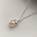 Collier élégant en argent S925 avec perle d'eau douce ronde sur monture métallique - A395 Texture de Lave Perle - Argent