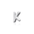 Ciondolo lettera K in argento lucido con design arrotondato su sfondo bianco - Lettera K Argento (Senza Catena)