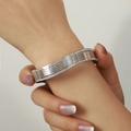 Bracciale traforato in acciaio inossidabile argento con motivi geometrici e piccoli diamanti - Color Acciaio