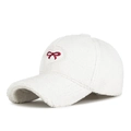 Casquette de baseball hiver en laine d'agneau blanche avec broderie cœur et nœud - Taille Unique (Réglable) / Blanc