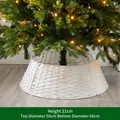 Dettaglio copribase per albero di Natale in vimini bianco con diametro base di 66cm - Grande / Bianco