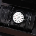 Orologio al quarzo da uomo con quadrante bianco, cinturino in pelle nera e quattro bracciali - Quadrante Bianco Testo Rosso Cinturino Nero E Bracciali Neri
