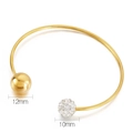Gouden C-vormige armband met gepolijste 12mm bol en 10mm kristallen pavé bal - Gouden Dubbele Bal Stijl (KB149675-Z)