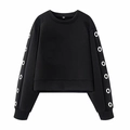 Sudadera corta negra de manga larga con detalles de ojales metálicos, vista plana - S / Negro