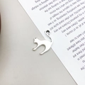 Vintage silver cat-shaped alloy pendant with hanging hole for DIY jewelry making - 14x19mm / Cat