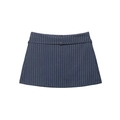 Mini-jupe trapèze bleu marine à rayures avec ceinture fine sur fond blanc pur - XS / Rayures bleu foncé