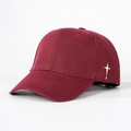 Vue détaillée d'une casquette bordeaux avec broderie étoile blanche sur le côté - Taille unique / Bordeaux