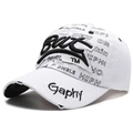 Berretto da baseball bianco stile street con ricami neri e grafiche hip hop - Regolabile / Bianco