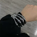 Gotisches Skelett-Armband in Silber mit verstellbarem Totenkopf-Hand-Design aus Metall - Schwarz