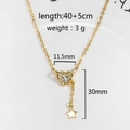 Detalle de collar con colgante de corazón con largo de 40+5cm y peso de 3g - Dorado