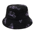 Dettaglio del cappello pescatore in lana d'agnello nera con jacquard di farfalla viola - M(56-58cm) / Nero