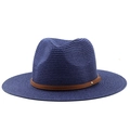 Detalle de sombrero Panamá azul marino con correa de cuero marrón y remache dorado fino - M (56-58cm) / Azul marino