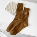 Chaussettes vintage marron côtelées pour femmes avec écusson brodé carré rétro chic - Taille unique / Marron