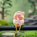Détail d'un ornement de guidon cartoon mignon avec sangle en silicone jaune et langue rose - Style Chat Siamois (3086) / Pièce Unique / Siamois