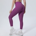 Detail der nahtlosen High-Waist-Kompressions-Yoga-Leggings in Pflaume mit Shaping-Effekt - S / Magentaviolett