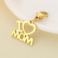 Detailweergave van een gouden hartvormige MOM-hanger met karabijnsluiting op stof - 15mm / Rond Hol LOVE Stijl (KLJ6974-Z) / Goud