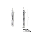 Detail van zilveren kwastjesoorbellen met zirkonia en afmetingen van 4,8 cm lengte - Zilveren Rechthoekige Zirconia Stijl (E02256-2)