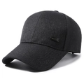 Schwarze Herren-Baseballkappe mit Sport-Stickerei und Metall-Detail an der Seite - Verstellbar / Schwarzes Etikett Grau