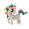 Dettaglio della spilla unicorno con criniera in smalto arcobaleno e cristalli su metallo oro - Unicorno Arcobaleno