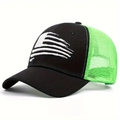 Dettaglio del ricamo sul cappellino trucker in mesh nero e verde neon a contrasto - Regolabile / Nero e Verde Neon