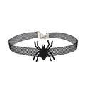 Détail d'un choker en dentelle noire avec pendentif araignée et fermoir en métal argenté - 9# Araignée Noire Pailletée