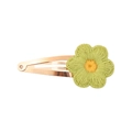 Grüne Häkelblumen-Haarspange mit orangefarbener Mitte auf goldener BB-Klammer - Gestrickte Blumen-Haarspange / Grün (20)