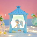 Luce notturna a tenda blu con angelo che dorme e decoro arcobaleno - Stile Castello per Ragazzi (1006-7) / Manuale a manovella / Blu