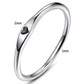 Anillo de acero inoxidable plateado con corazón negro y medida de 2mm - US 6 / Oro Blanco Corazón Negro