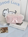 Gestreifte Stepptasche in Rosa und Blau mit zarter Spitze und eleganter Seidenschleife - Rosa Gestreift