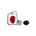 Emaille-Anstecknadel mit Teebeutel, anatomischem Herz und rotem LOVE-Etikett - Herz Teebeutel