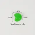 Accesorio miniatura de resina verde para manualidades mide 1,5 cm por 1,4 cm - Trocito de manzana verde-1.5cm