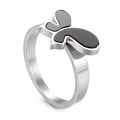 Anillo de mariposa plateado minimalista con esmalte negro, elegante vista en ángulo de 45 grados - US 6 / Color Acero